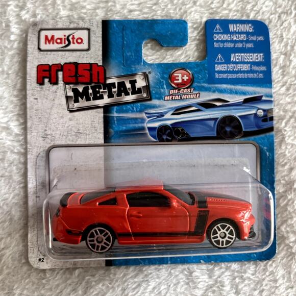2 Maisto Fresh Metal Die Cast Toy Cars Ford Mustang GT Boss 302 Blue Red 2010 - Picture 2 of 10